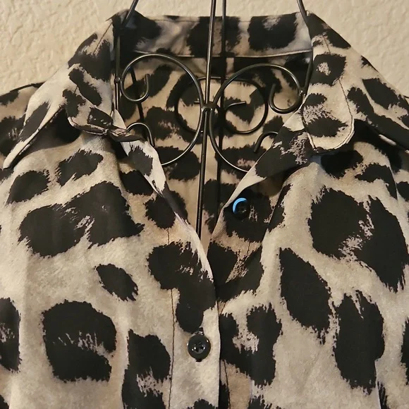 SHEIN Black and Cream Animal Print Top - Picture 4 of 5